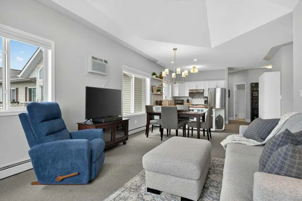 7451 Springbank Boulevard SW Calgary AB T3H 4K5