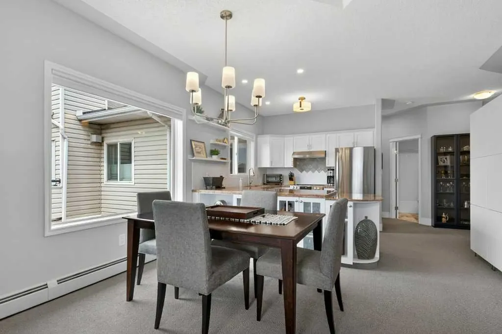 7451 Springbank Boulevard SW Calgary AB T3H 4K5