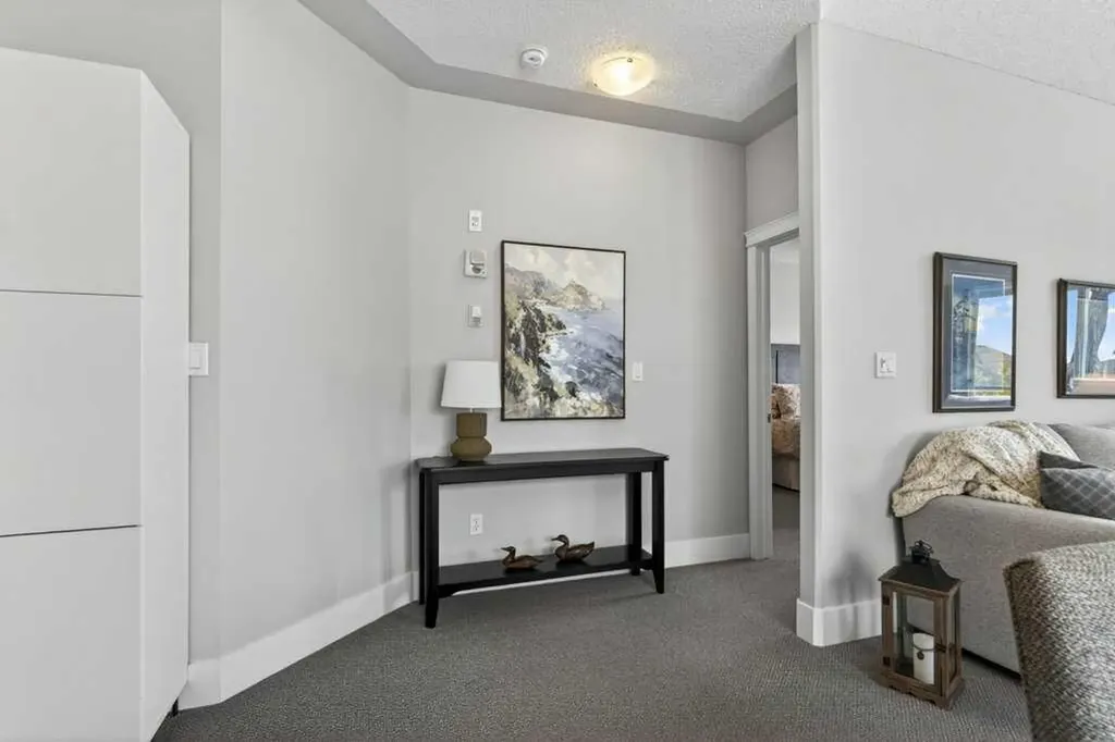 7451 Springbank Boulevard SW Calgary AB T3H 4K5