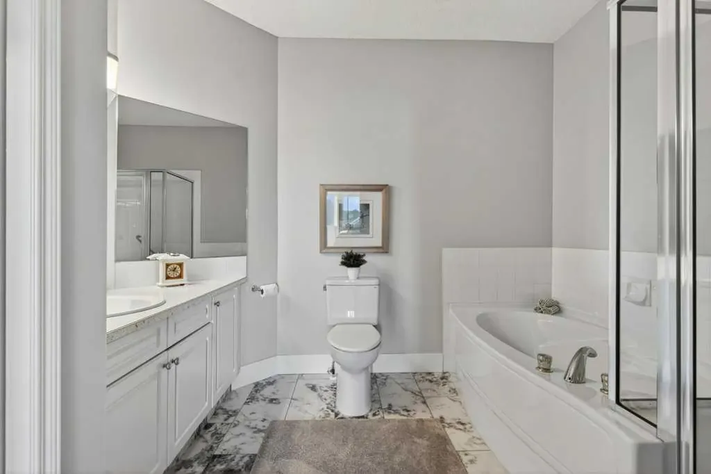 7451 Springbank Boulevard SW Calgary AB T3H 4K5