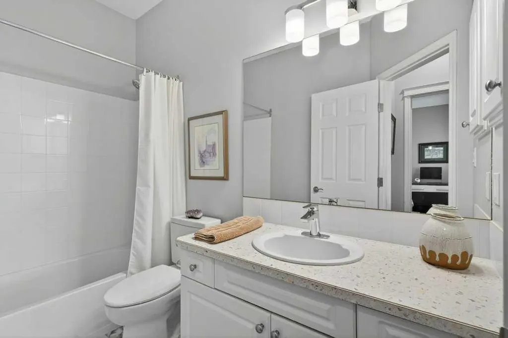 7451 Springbank Boulevard SW Calgary AB T3H 4K5