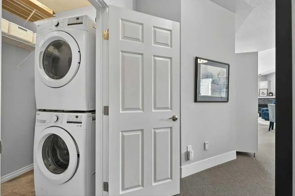 7451 Springbank Boulevard SW Calgary AB T3H 4K5