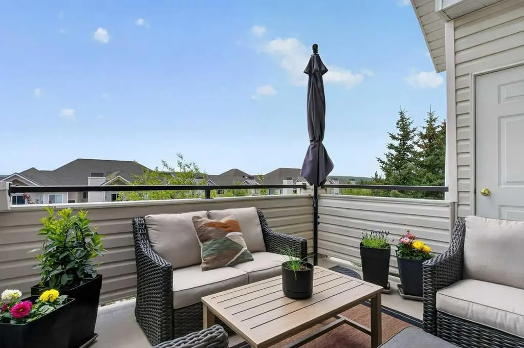 7451 Springbank Boulevard SW Calgary AB T3H 4K5
