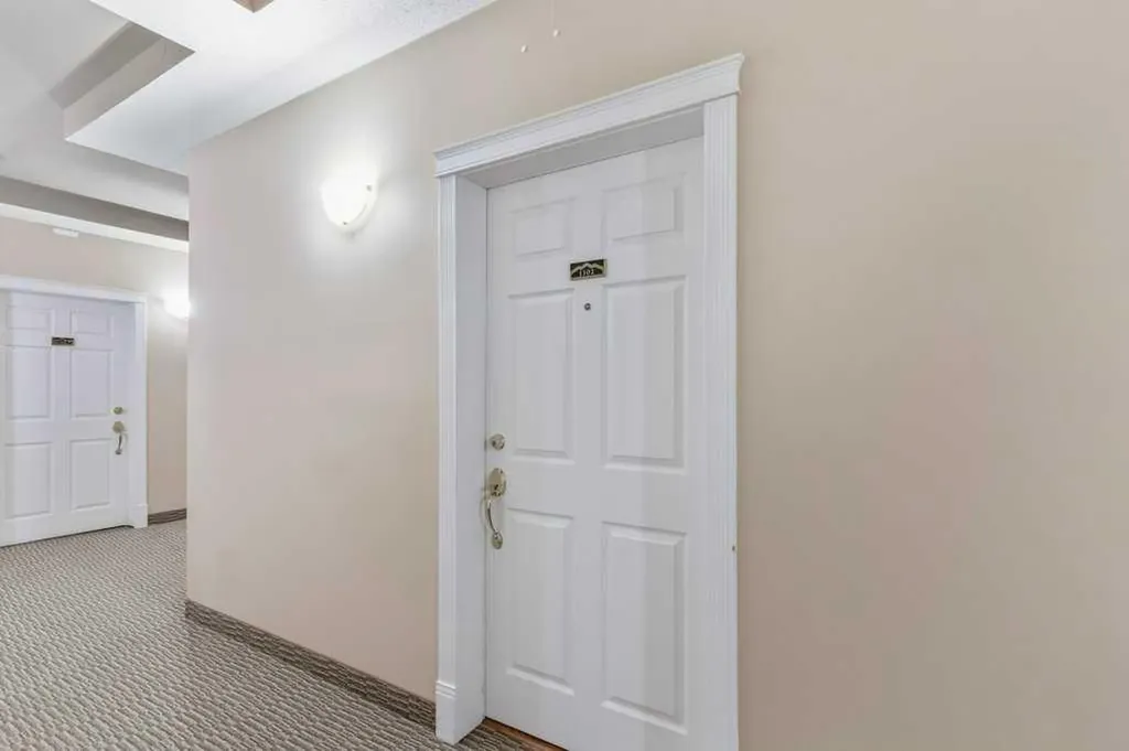 7451 Springbank Boulevard SW Calgary AB T3H 4K5