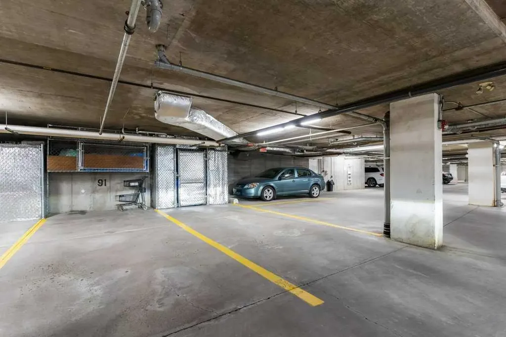 7451 Springbank Boulevard SW Calgary AB T3H 4K5