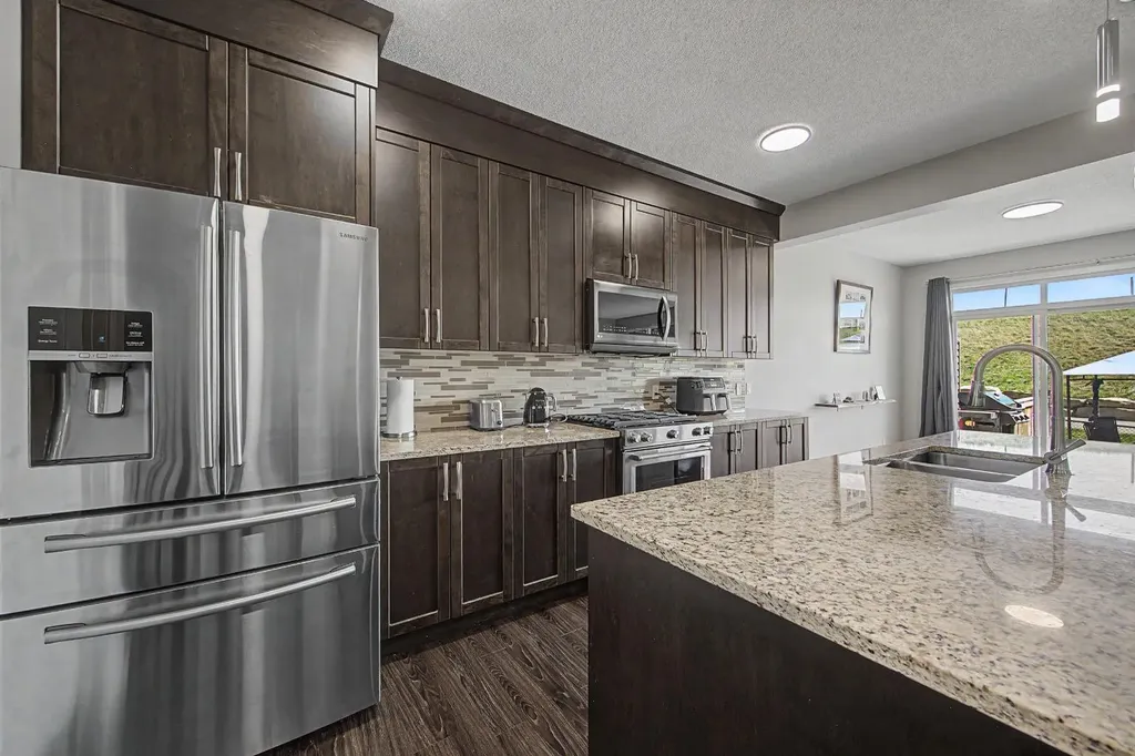 53 Fireside Crescent Cochrane AB T4C 2L4