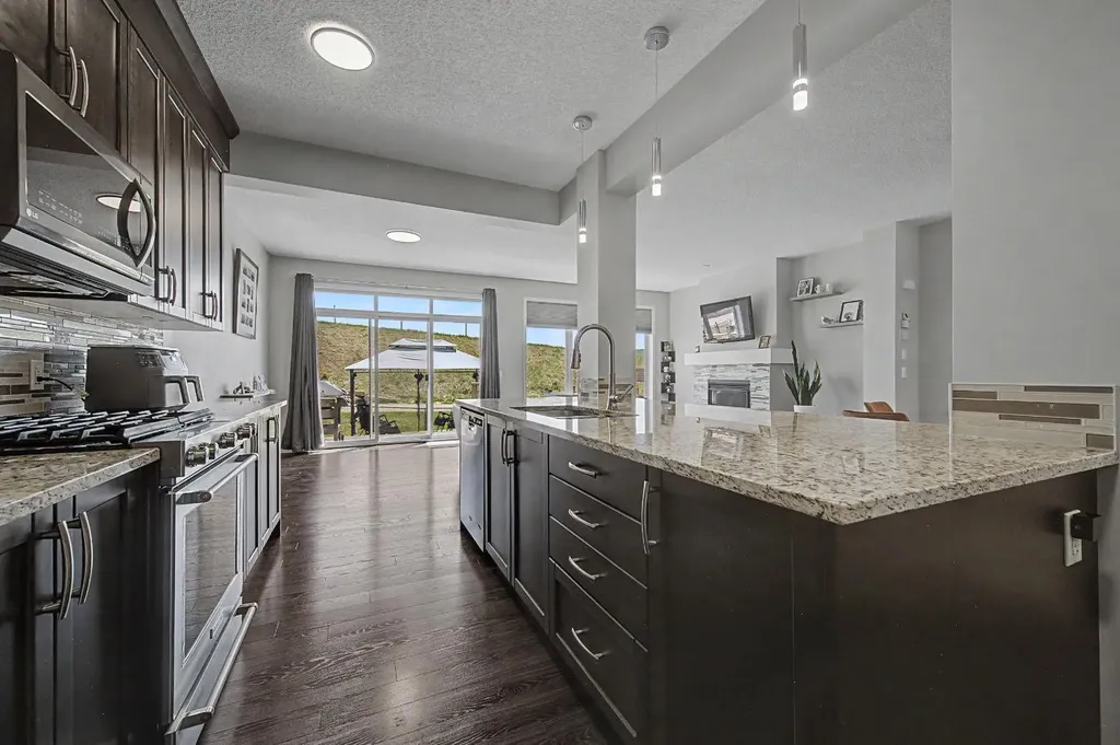 53 Fireside Crescent Cochrane AB T4C 2L4