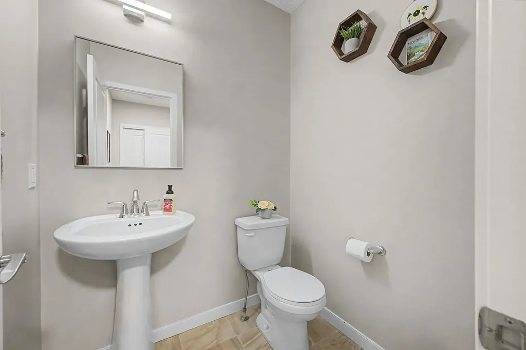 53 Fireside Crescent Cochrane AB T4C 2L4