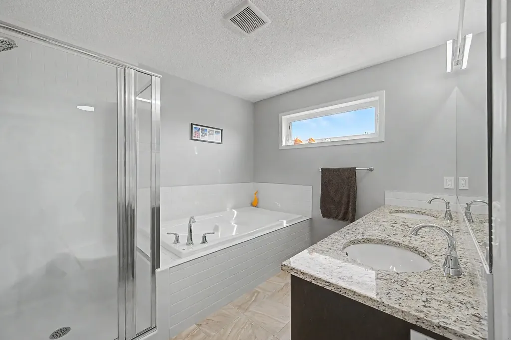 53 Fireside Crescent Cochrane AB T4C 2L4