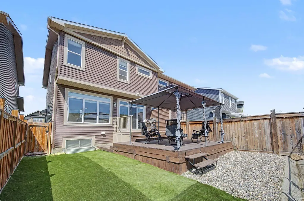 53 Fireside Crescent Cochrane AB T4C 2L4