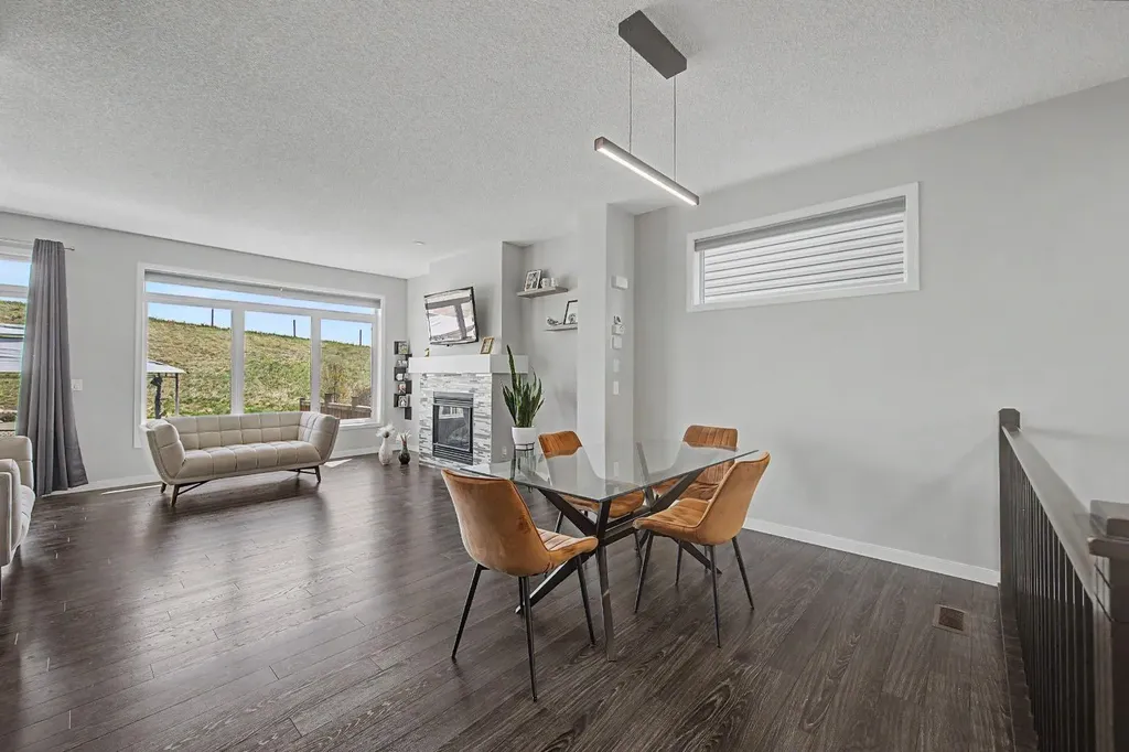 53 Fireside Crescent Cochrane AB T4C 2L4