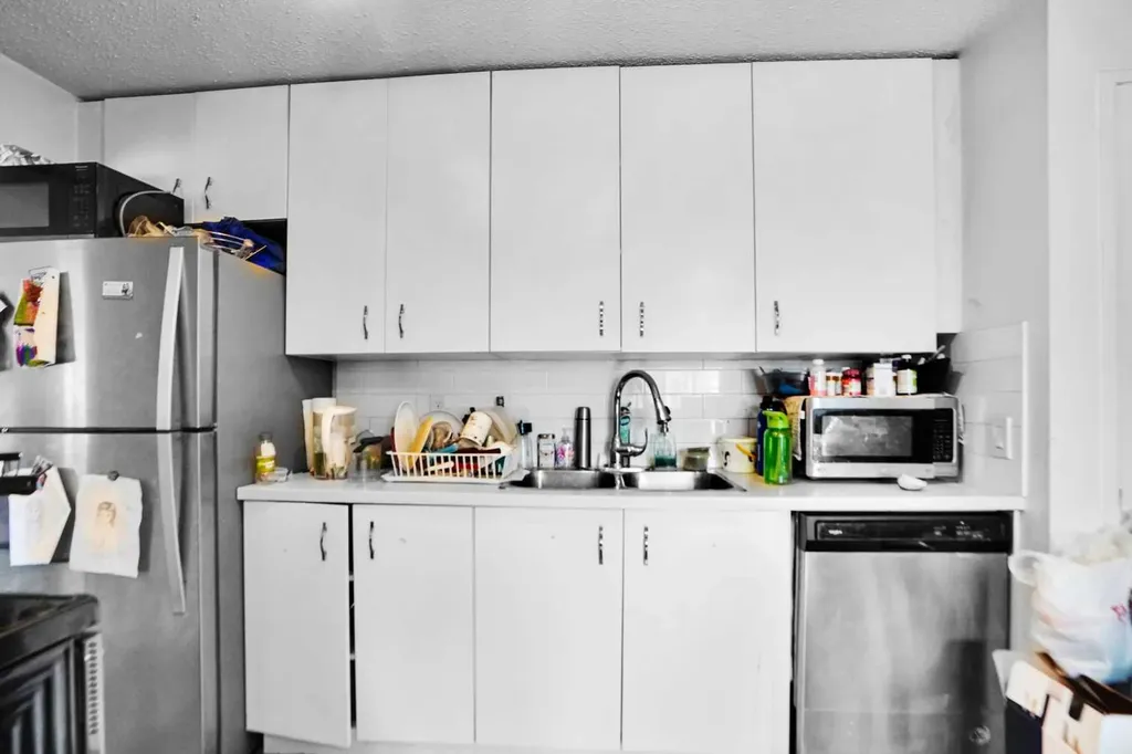168 Castlebrook Drive NE Calgary AB t3j5k2
