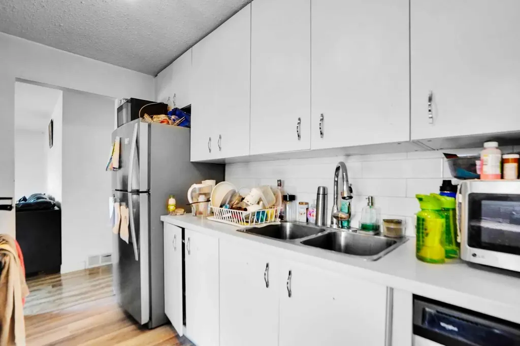 168 Castlebrook Drive NE Calgary AB t3j5k2