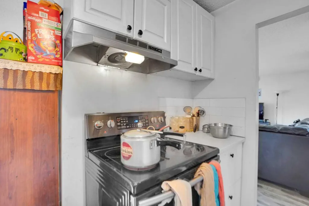 168 Castlebrook Drive NE Calgary AB t3j5k2