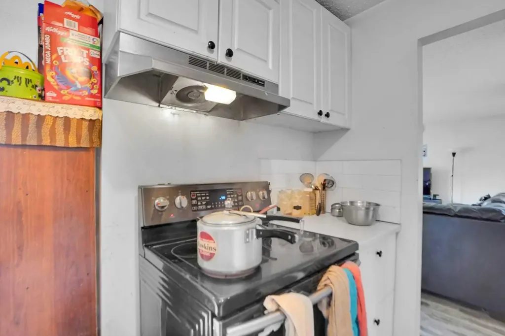 168 Castlebrook Drive NE Calgary AB t3j5k2