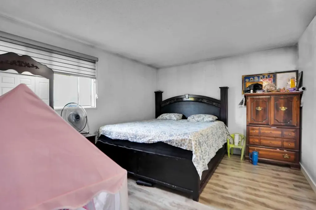 168 Castlebrook Drive NE Calgary AB t3j5k2