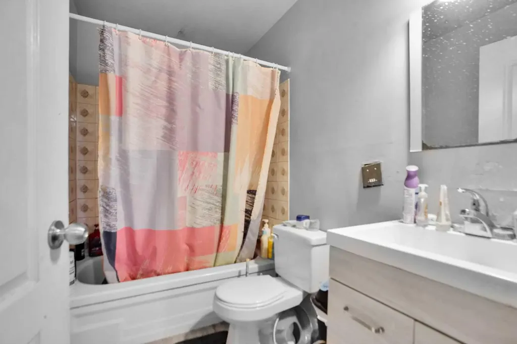 168 Castlebrook Drive NE Calgary AB t3j5k2