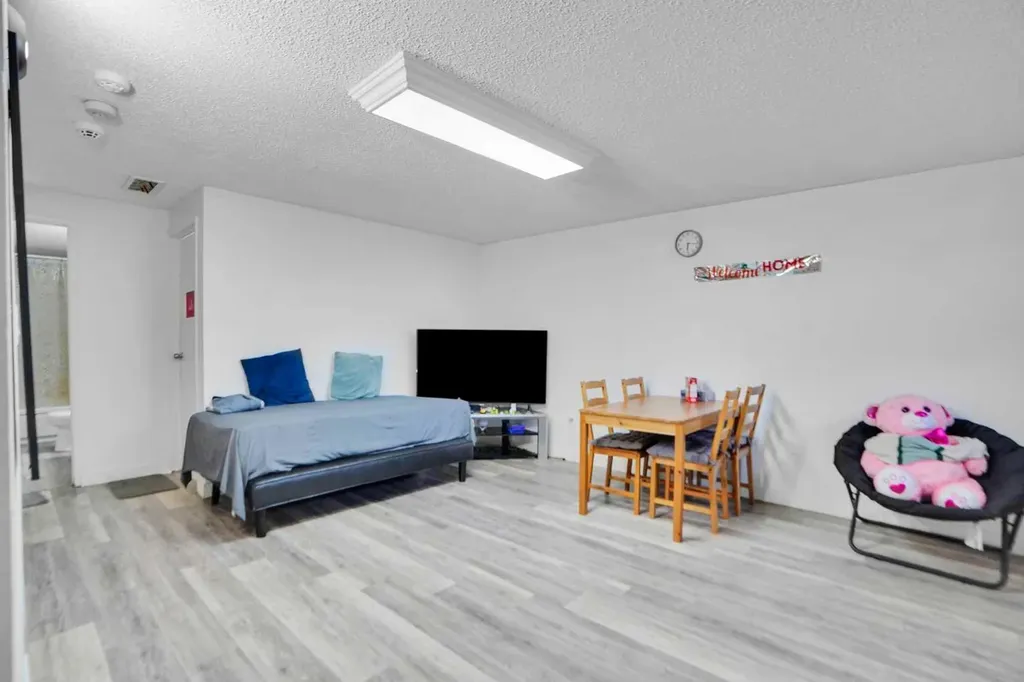 168 Castlebrook Drive NE Calgary AB t3j5k2