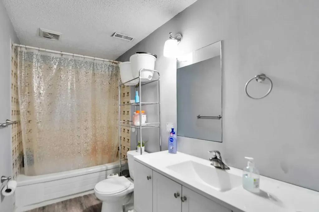 168 Castlebrook Drive NE Calgary AB t3j5k2