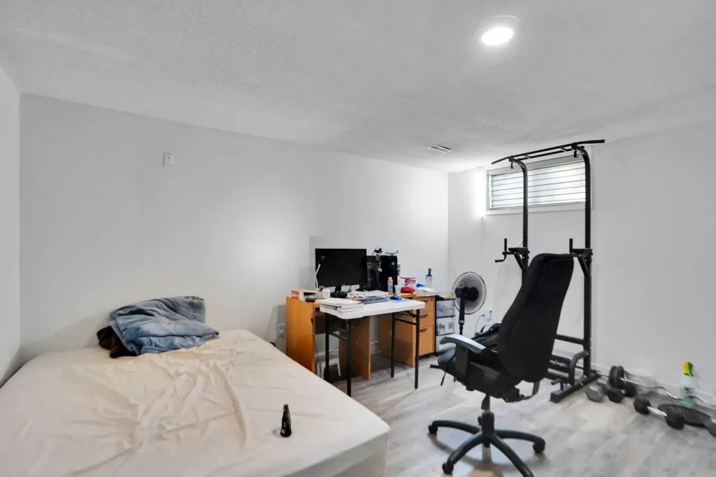 168 Castlebrook Drive NE Calgary AB t3j5k2