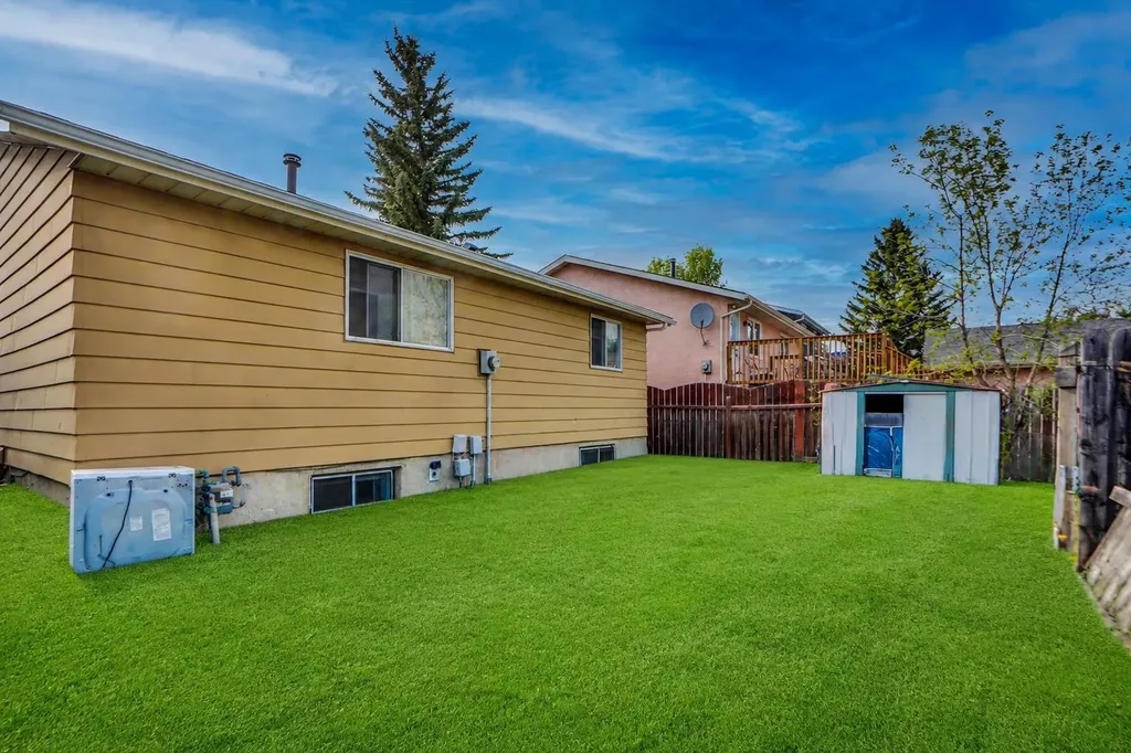 168 Castlebrook Drive NE Calgary AB t3j5k2