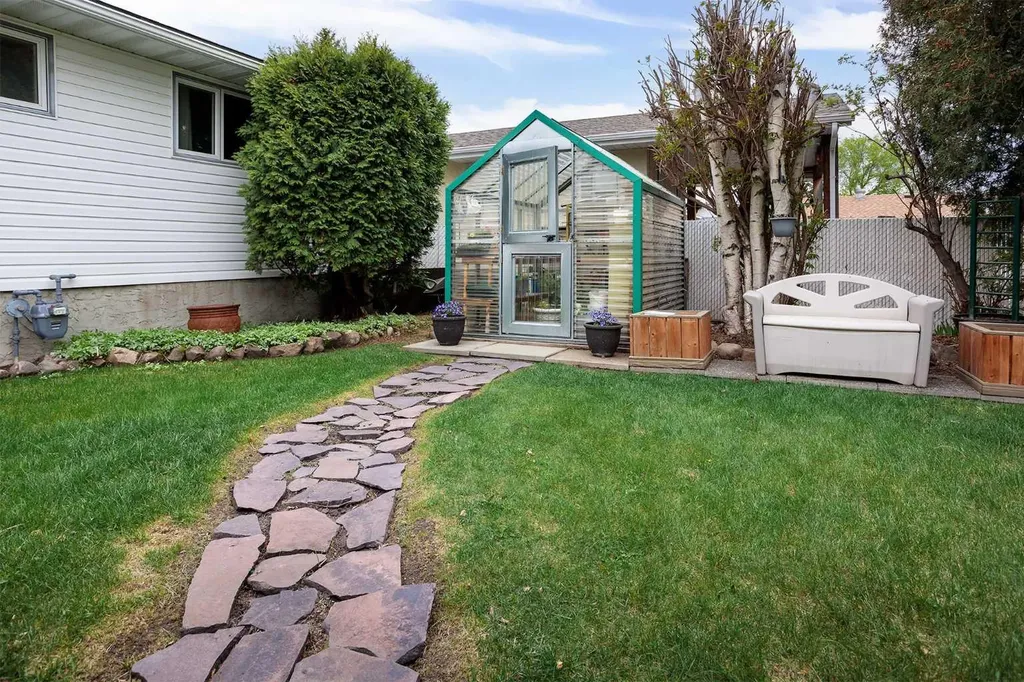 70 Nootka Road Leduc AB T9E 4J6