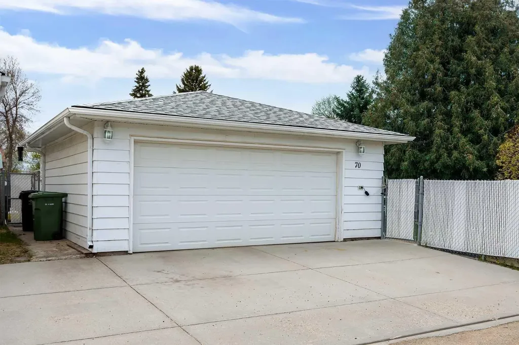 70 Nootka Road Leduc AB T9E 4J6