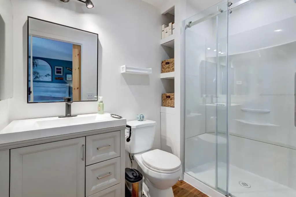 20 Strathearn Rise SW Calgary AB T3H 1R6