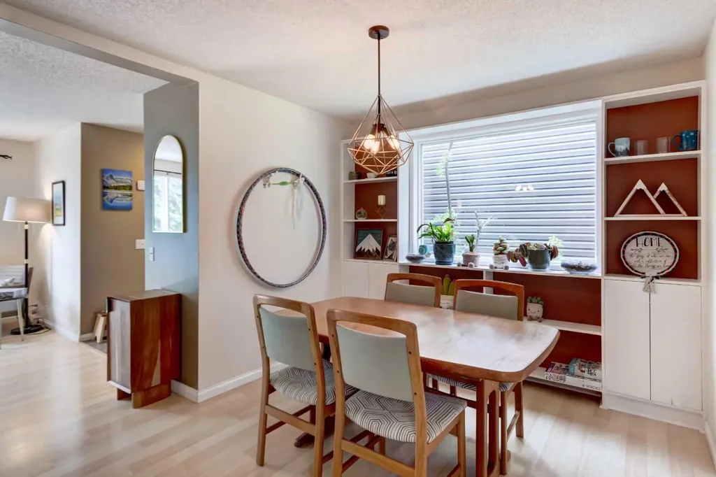 20 Strathearn Rise SW Calgary AB T3H 1R6