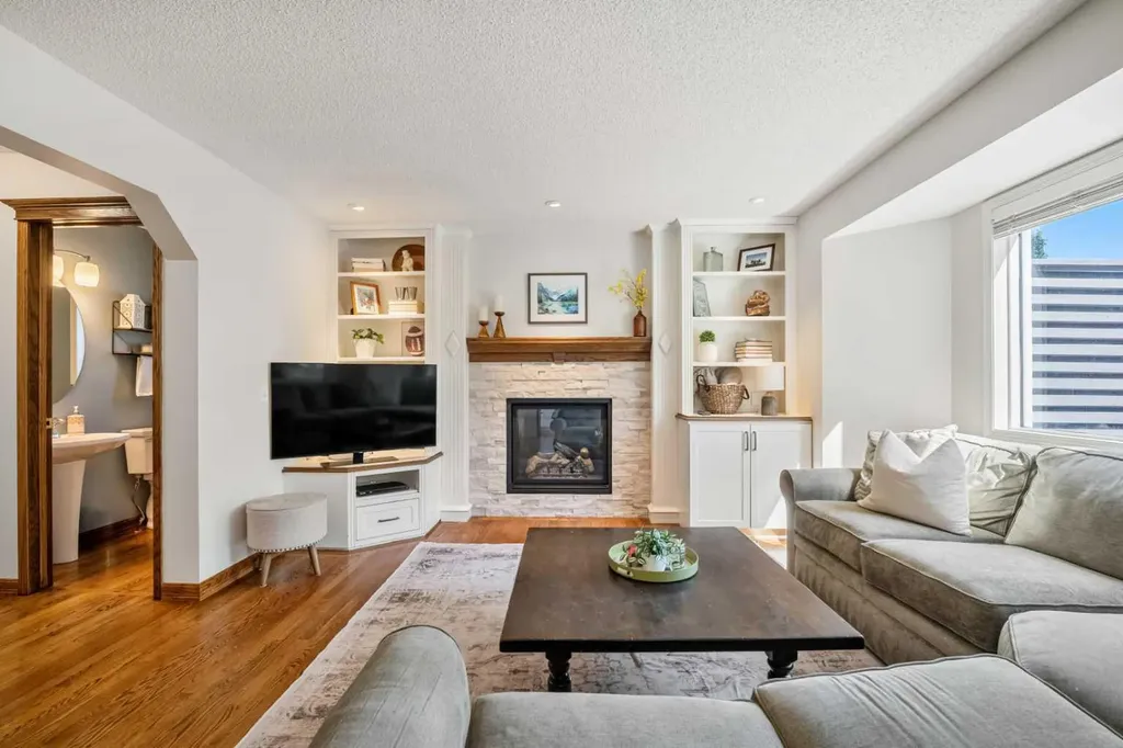 268 Douglas Woods Drive SE Calgary AB T2Z 2E9