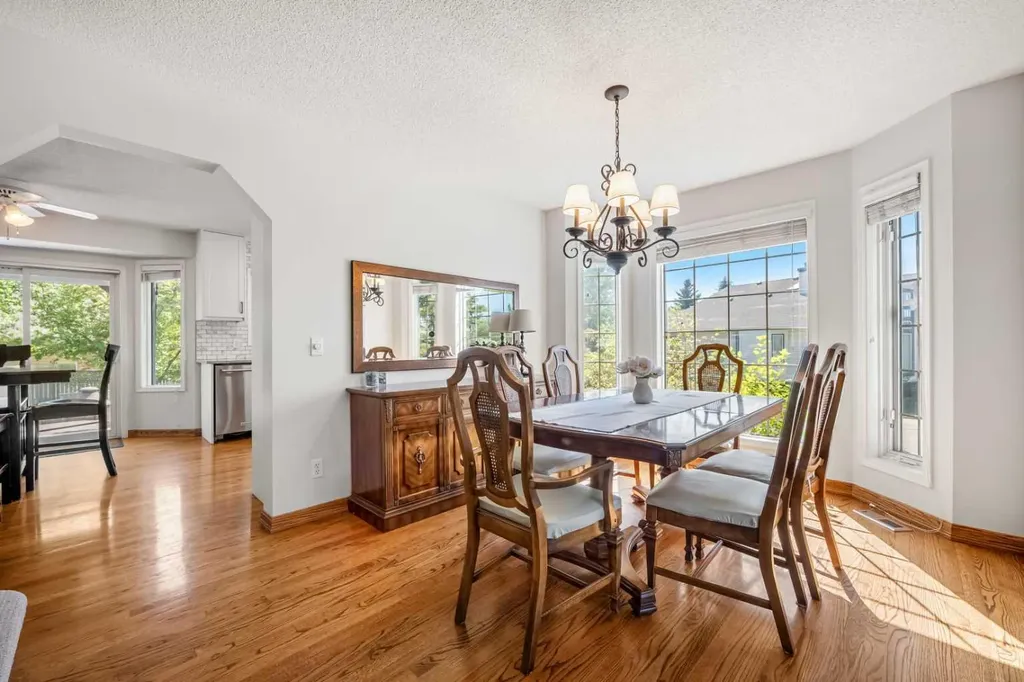 268 Douglas Woods Drive SE Calgary AB T2Z 2E9