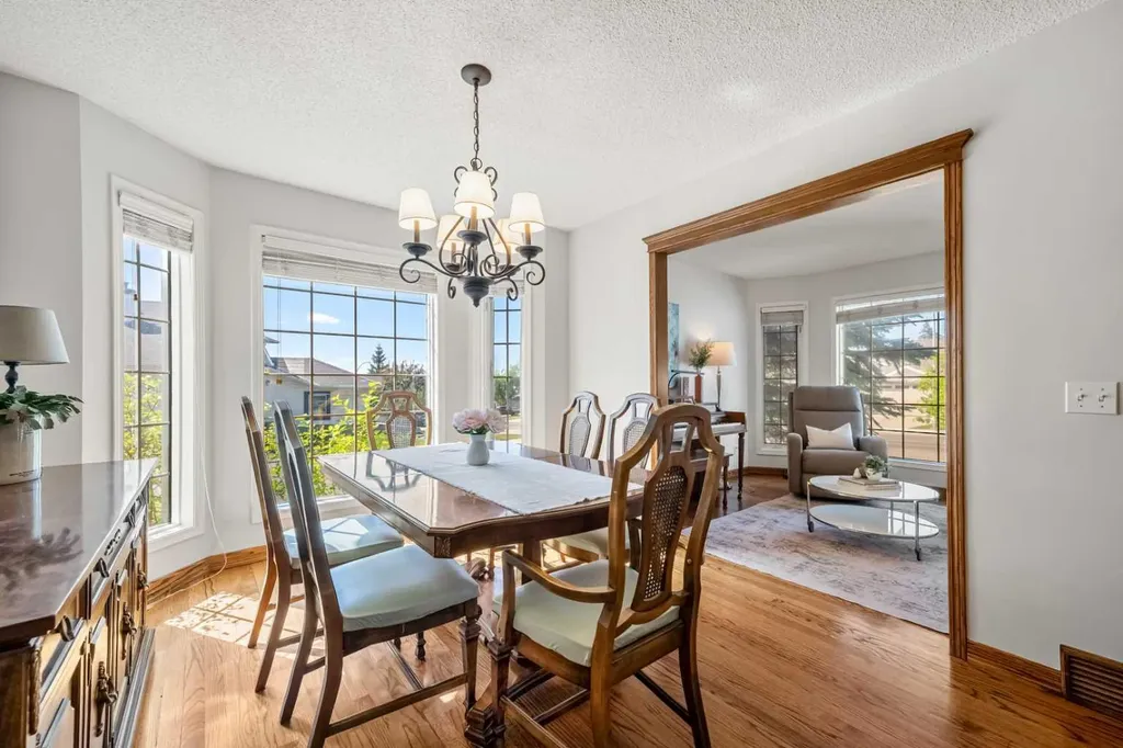 268 Douglas Woods Drive SE Calgary AB T2Z 2E9