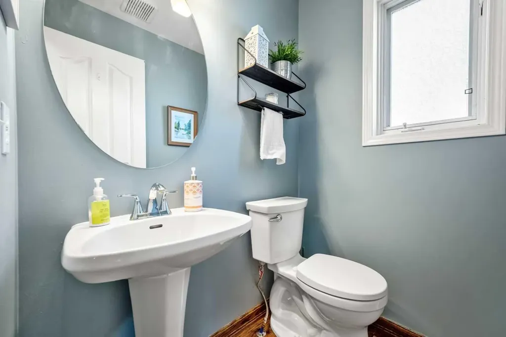 268 Douglas Woods Drive SE Calgary AB T2Z 2E9