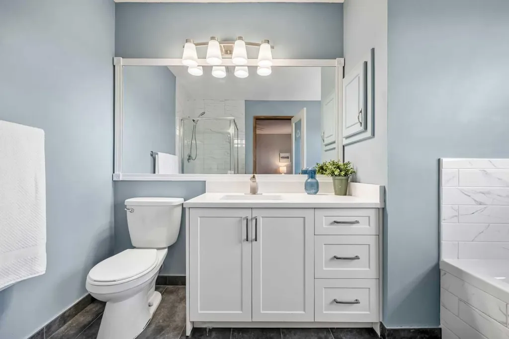 268 Douglas Woods Drive SE Calgary AB T2Z 2E9