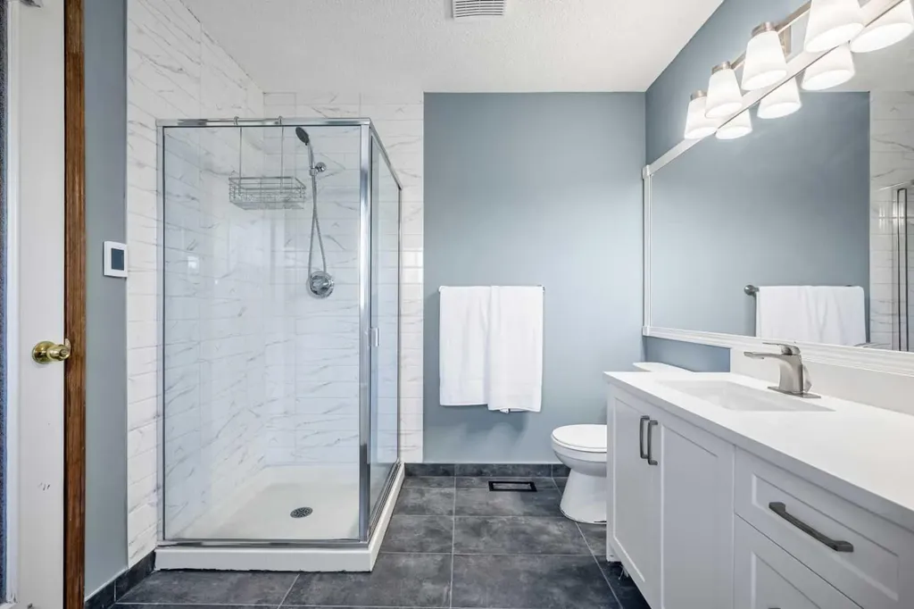 268 Douglas Woods Drive SE Calgary AB T2Z 2E9