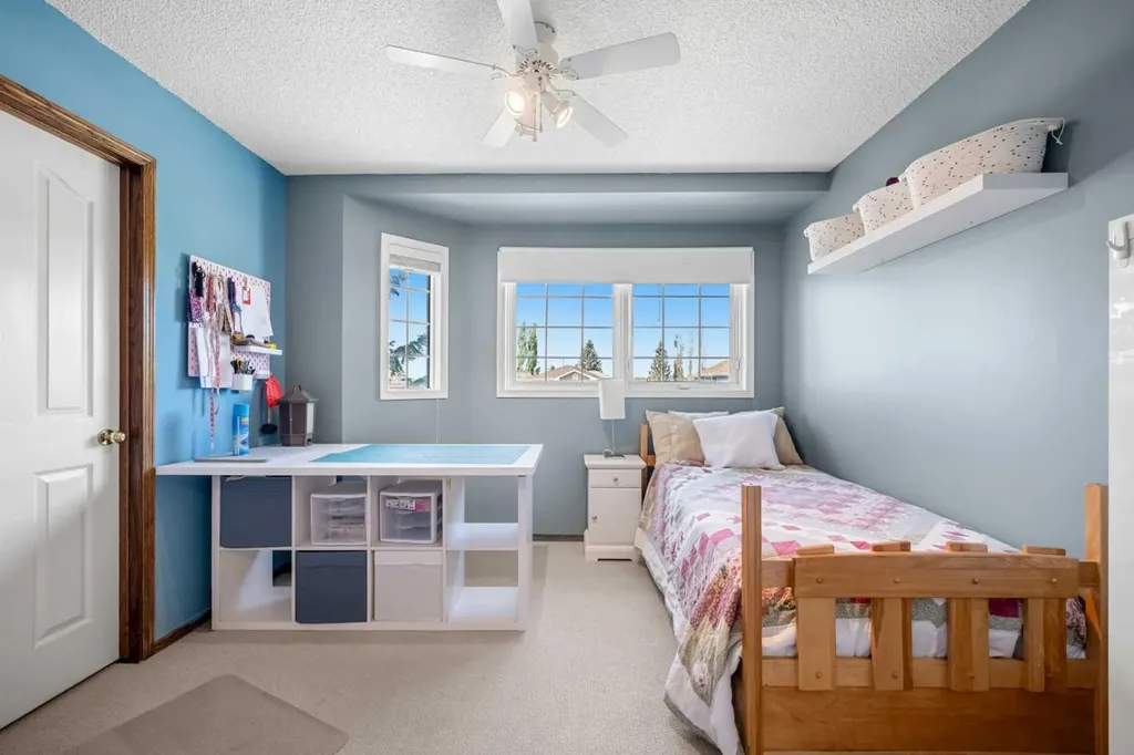 268 Douglas Woods Drive SE Calgary AB T2Z 2E9
