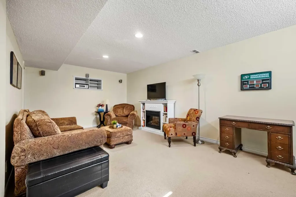 268 Douglas Woods Drive SE Calgary AB T2Z 2E9