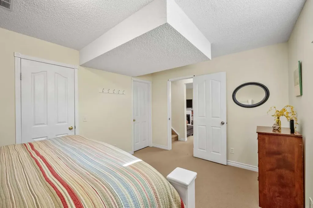 268 Douglas Woods Drive SE Calgary AB T2Z 2E9