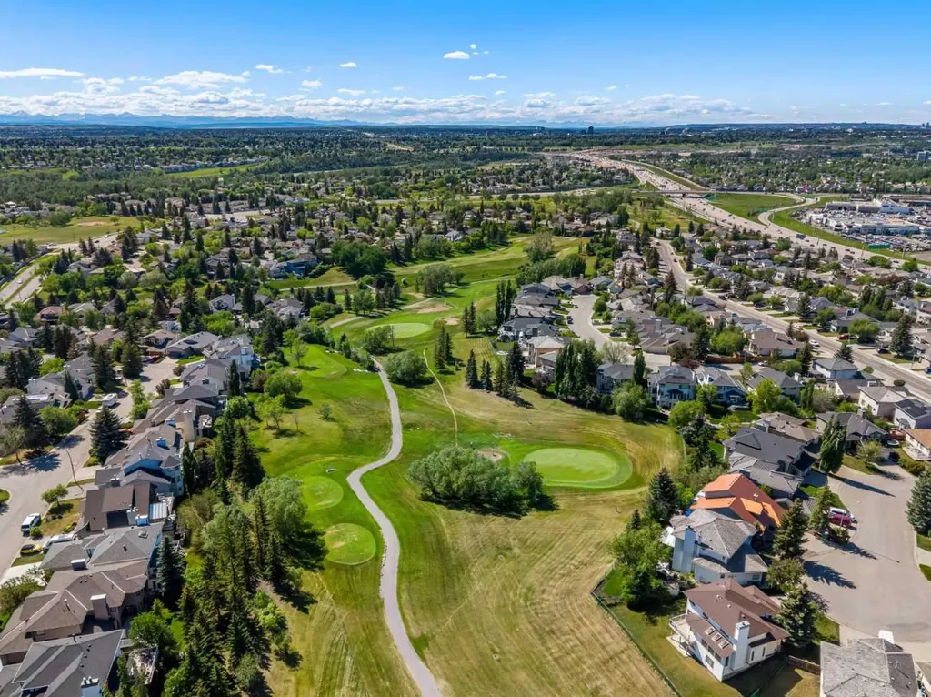 268 Douglas Woods Drive SE Calgary AB T2Z 2E9