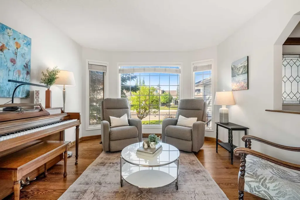 268 Douglas Woods Drive SE Calgary AB T2Z 2E9