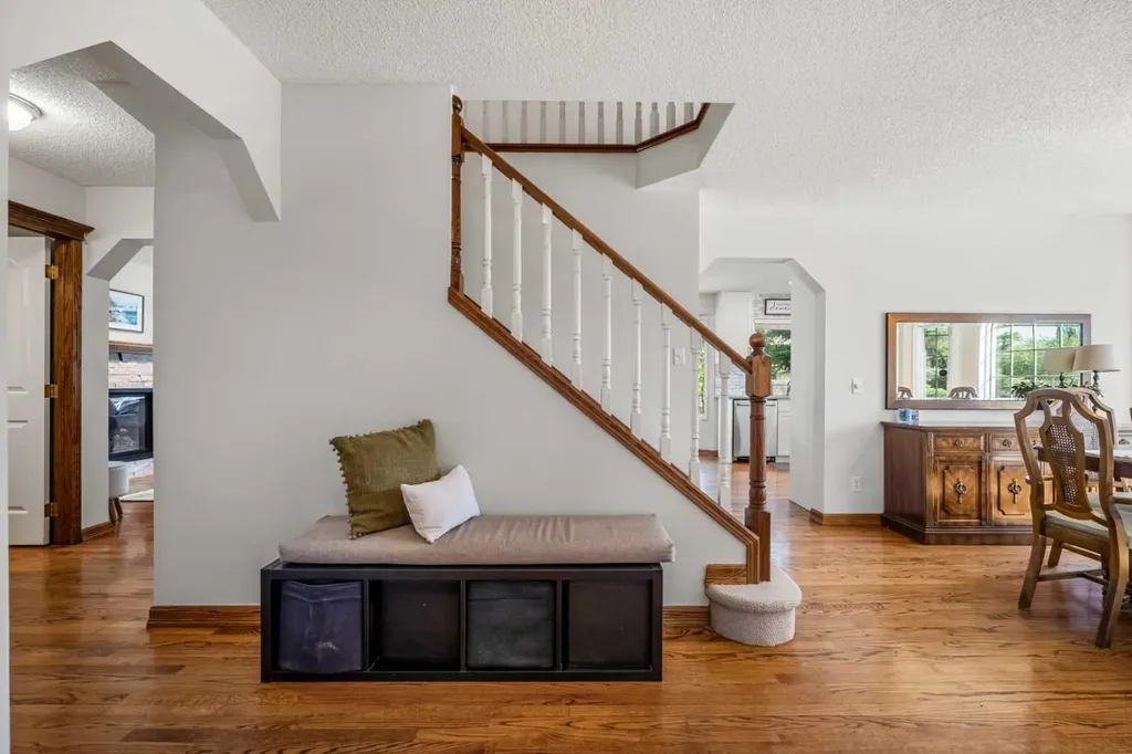 268 Douglas Woods Drive SE Calgary AB T2Z 2E9