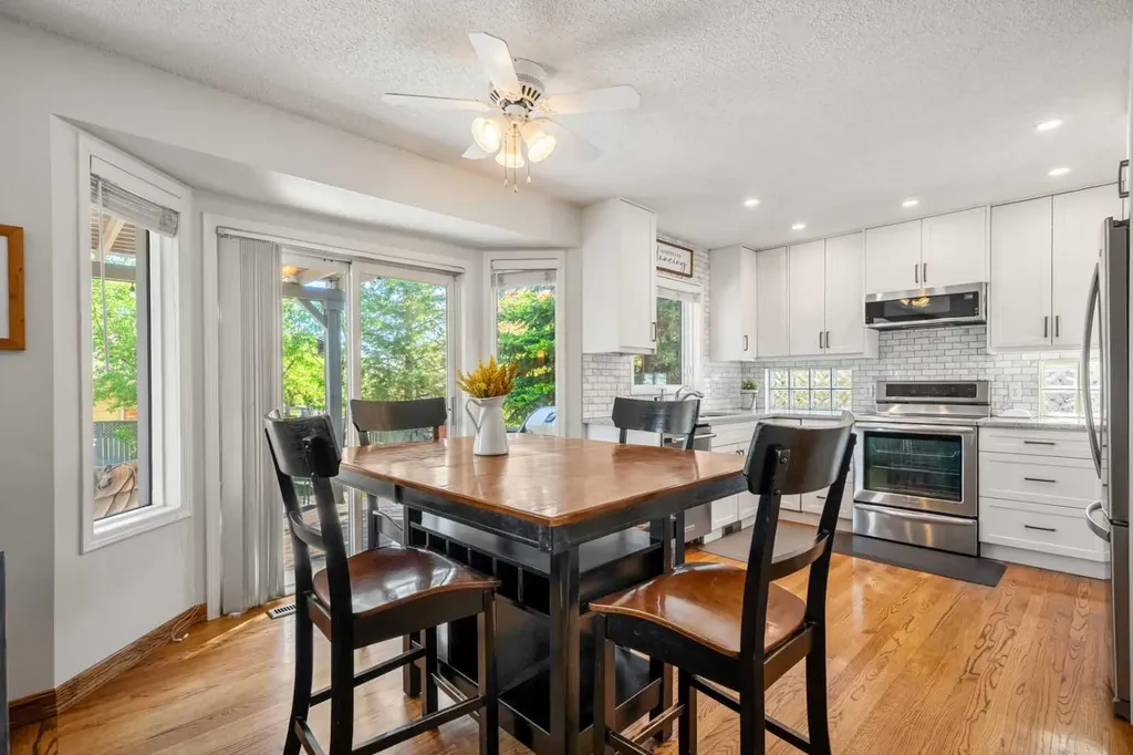 268 Douglas Woods Drive SE Calgary AB T2Z 2E9