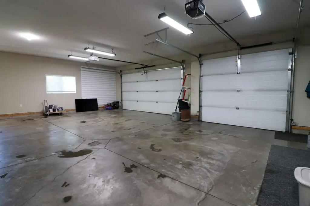6223A Highway 3 Rural Cypress County AB T1B 4Y5