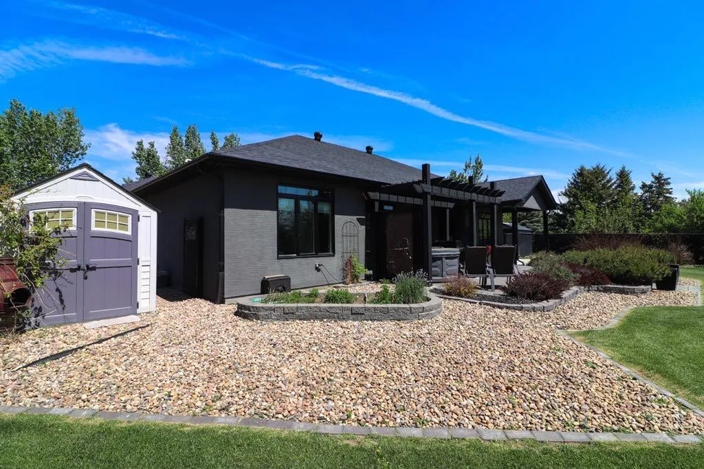 6223A Highway 3 Rural Cypress County AB T1B 4Y5