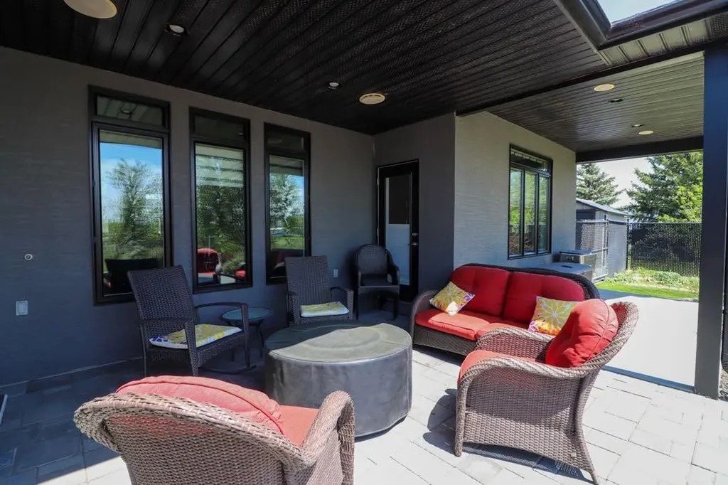 6223A Highway 3 Rural Cypress County AB T1B 4Y5