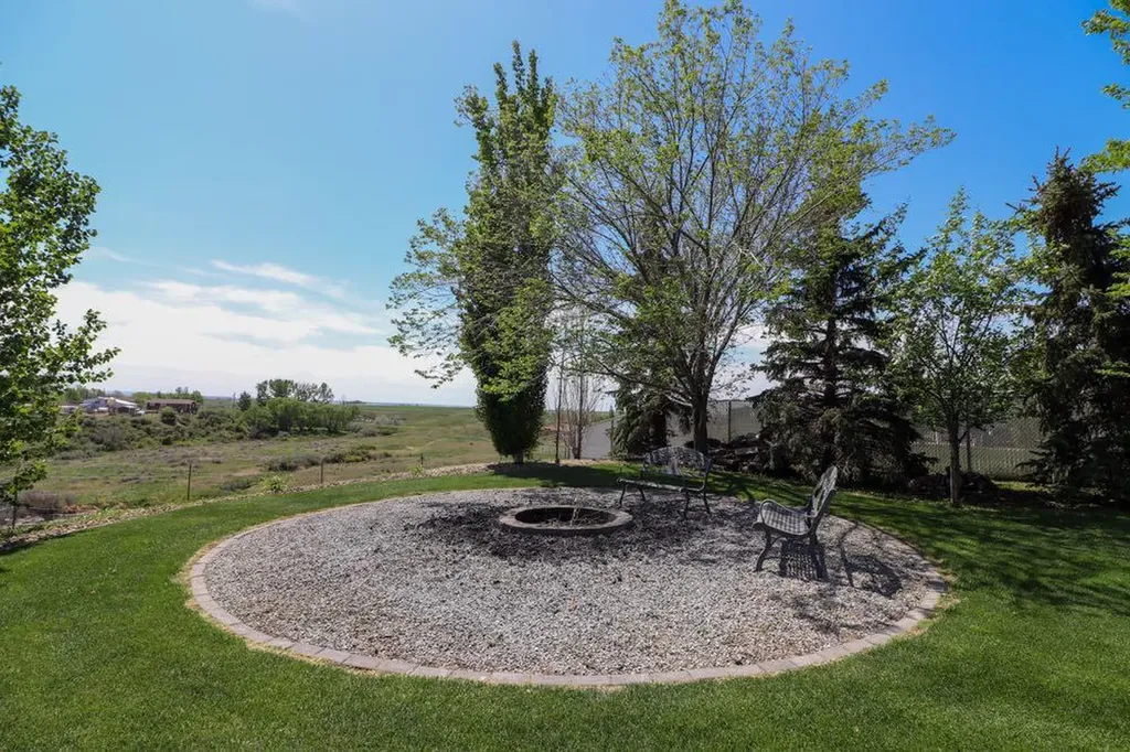 6223A Highway 3 Rural Cypress County AB T1B 4Y5
