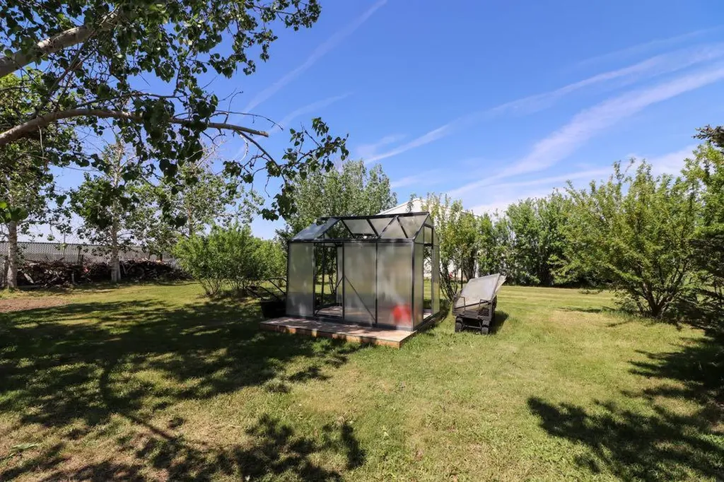 6223A Highway 3 Rural Cypress County AB T1B 4Y5