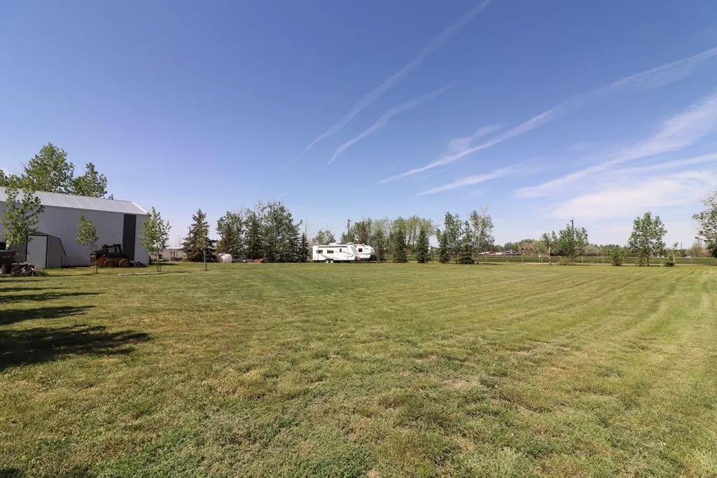 6223A Highway 3 Rural Cypress County AB T1B 4Y5