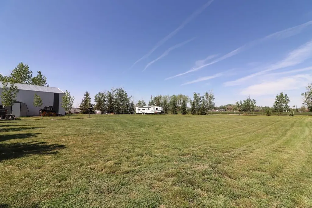 6223A Highway 3 Rural Cypress County AB T1B 4Y5