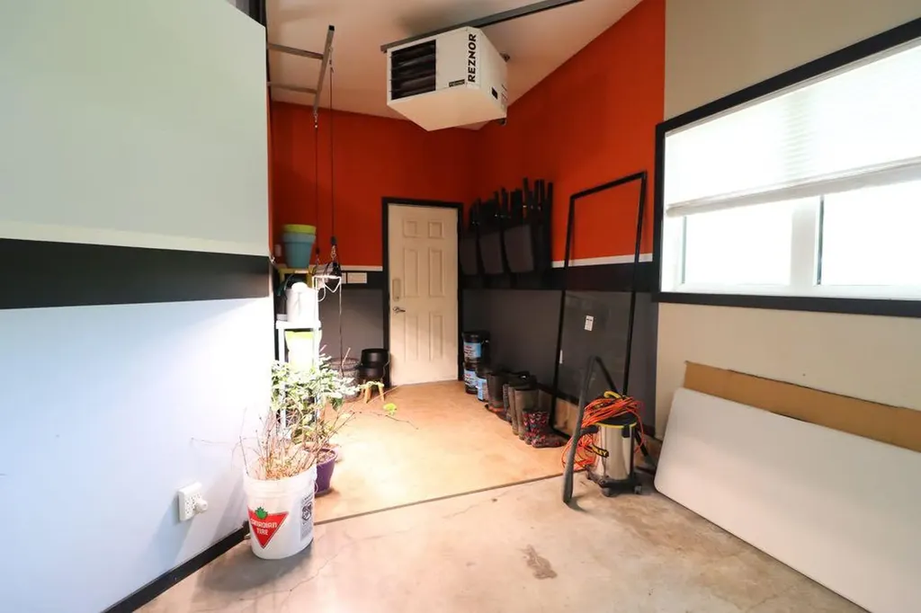 6223A Highway 3 Rural Cypress County AB T1B 4Y5